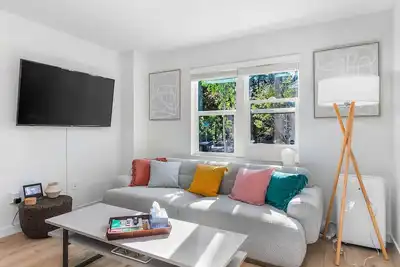 Ch09 - The Sweetest Hill - 81 Walkscore!