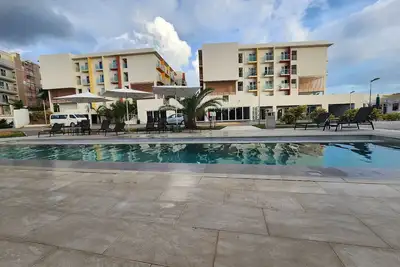 Image de Studio Hotel Room, Free Wifi, Pool, Mullet bay Beach and full Gym! !
