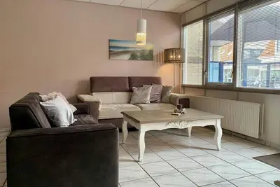 Image de Close to beach, spacious city centre flat, 2 bedrooms, WiFi, washing machine
