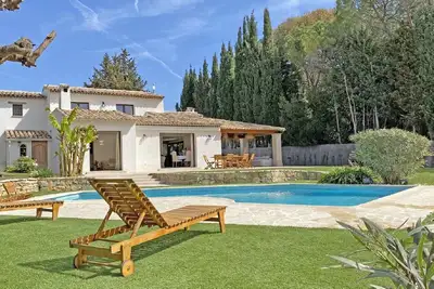 Image de Villa MasDeline, Belle maison de type contemporain