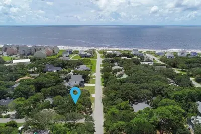 Image de 3br/3ba Home - walk to the beach & shops Dog Friendly, Sleeps 8
