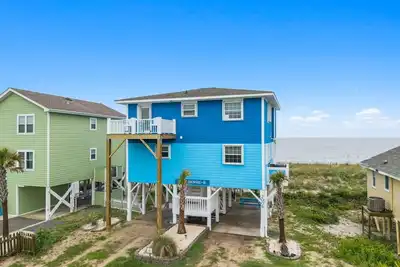 Image de 4br/3ba Home - Oceanfront, Dog friendly and Steps to the beach, Sleeps 10