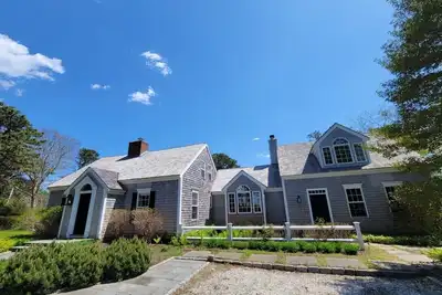 Image de Lovely 3 Br Home in Harbor Coves, North Chatham. . . Peaceful Setting!