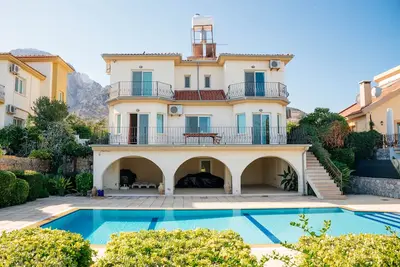 Image de Large 4 Bedroom Villa With sea Views