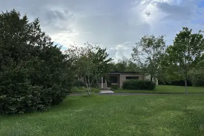 Image de Maison privative au Domaine de Puygiraud sur L'Anglin. 12 Ă 14 personnes.