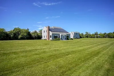 Image de Katama Beach House located on Historic Farm