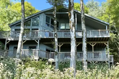 Image de 4Bed\/4Bath Mountain Retreat in Wolf Laurel Cc with 60-mile views.