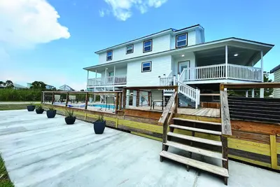Image de Bay Watch - 5Br 3. 5 Ba Waterfront with pool pet friendly