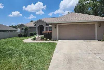 Image de Across the street from The Villages