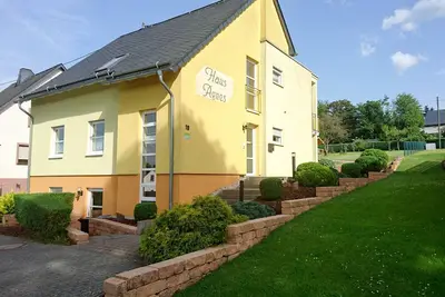 Image de Urlaub auf dem HunsrĂĽck - Ferien in Malborn - Wohnen im Haus Agnes Fewo 1