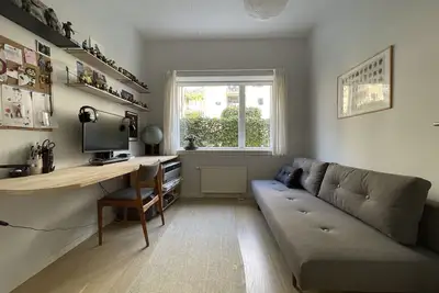 Image de Spacious apartment in quiet and family friendly neighbourhood.