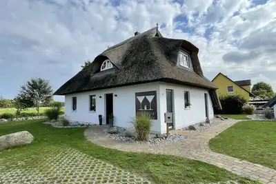 Image de Reetdachhaus \"casa Martini\" mit Sauna, Badewanne, Außenpool, Ofen