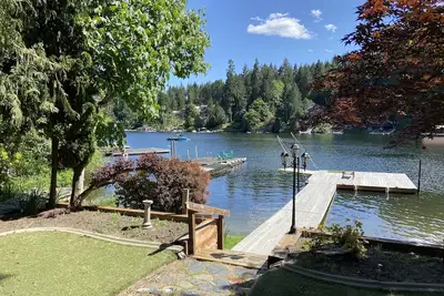 Image de Lakefront Cottage- Private Dock & sandy beach