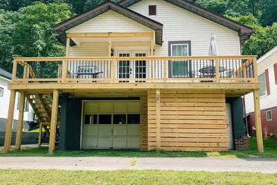 Image de Riverfront Bungalow on the New River Dries