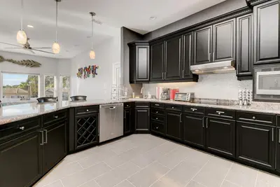 Image de Waterfront Luxury condo with Views, boat dock and private deck