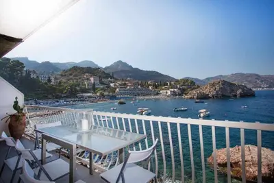 Image de Mazzaro Bay Suite-Holiday home with private access to the sea
