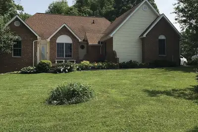 Image de Watauga Lake Home with Private Dock and Large Yard