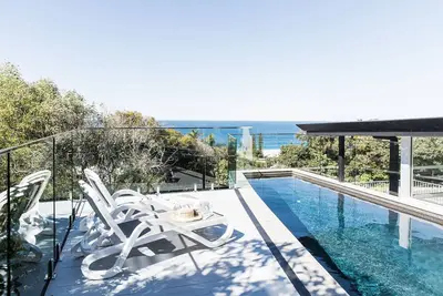 Image de Coastal Luxury: Private Pool, Ocean Vista