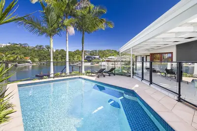 Image de Waterfront Haven: Private Jetty, Near Hastings