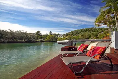 Image de Canalfront Retreat: Private Jetty & Pool