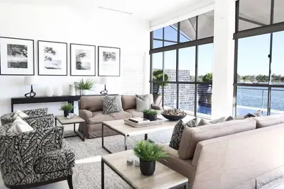 Image de Luxury Riverfront: Private Pool, Water Views