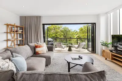 Image de Beach Luxury: Ocean Views & Pool
