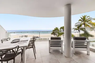 Image de La Mer: Stunning Beachfront Designer Dream