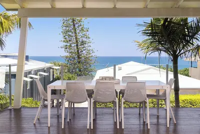 Image de Sunshine Bliss: Rooftop Retreat and Pool