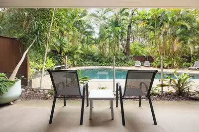 Image de Tea Trees 6: Peaceful Coastal Getaway