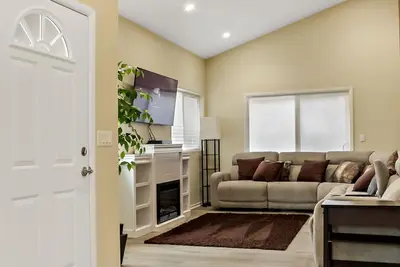 Image de Newly built back house (Adu) Completely detached.