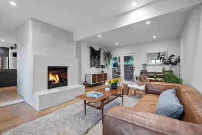 Image de This house is a 4 bedroom(s), 3 bathrooms, located in Santa Rosa, Ca.