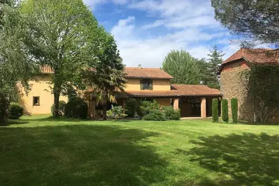 Image de Maison de campagne au calme avec une vue sur les Pyrénées