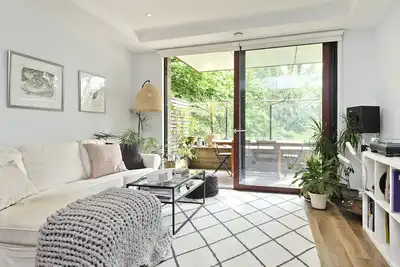 Wandle Waters, by Veeve