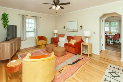 Image de Good Vibes 2 Bed Home Centrally Located on Quiet St.