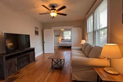 Image de Rolston 2, Two Bedroom Unit near Xavier, Downtown