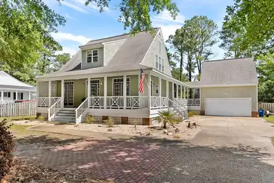 Image de New! The Waterman Cottage at Wrightsville~5 mins to Beach!