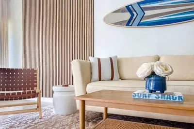 Image de Surf Shack! Pool table! Fire Pit! 10 min to beach!