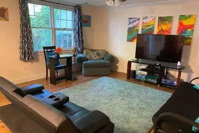 Image de 2 bedroom/2 bathroom Basement Apartment