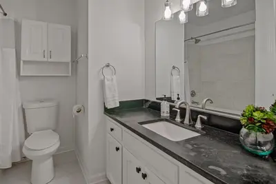 Image de Mirkwood- Level Up Your Stay 3/2 House with Arcade in the heart of Baton Rouge