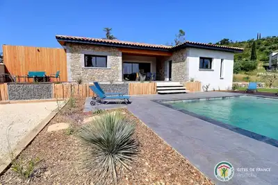 Image de Villa sud Ardèche, climatisée, grand piscine, calme, proche de toutes commodités