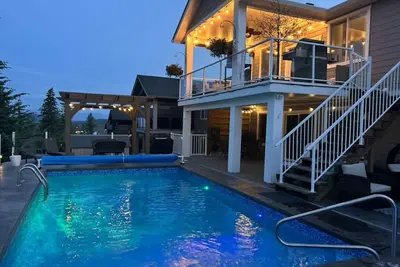 Image de Heated pool. Enjoy serenity, peace. Relaxing 2 Bedroom private suite, sleeps 5,