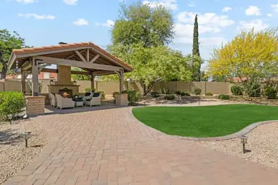 Image de New Outdoor Living + Ev Charger & Peloton