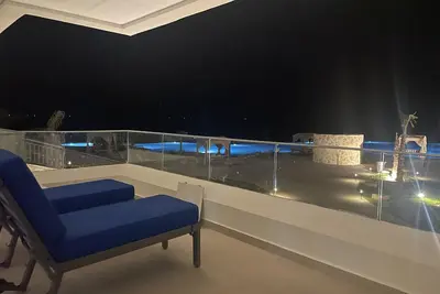 Image de Las Palomas Phase 3 Spectacular Brand New Ground Floor Ocean Front 3 bed/3bath