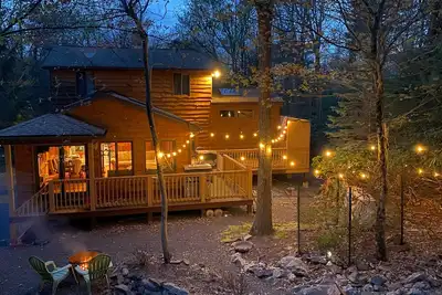Image de Private Poconos home, close to lake, ski-lodge vibe