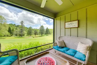 Image de Bright Franklin Villa: Fireplace, Golf Course View