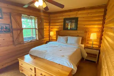 Image de \"If you're never at home and always alone, this Cabin is for you! \". . . Willie