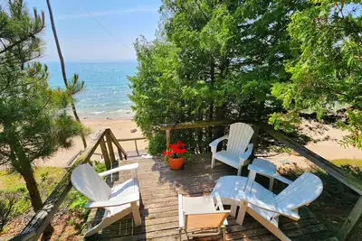 Image de Cozy Tree Fort Cottage - Lake Michigan Sunsets