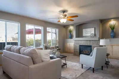 Quiet Home, Fenced Yard, 2 Car Garage 3\/2 #8716