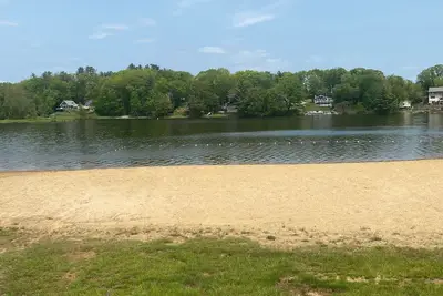 Image de Charming home in Locke Lake community with beach\/pool\/tennis\/golf!
