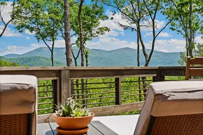 Image de Gated mountaintop retreat with expansive outdoor living, game tables, & hot tub